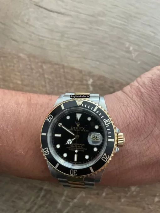 Beautiful Imitation Rolex Submariner Date 16613 Caliber 3135 Automatic Movement 40mm Gold/steel Case Mens/unisex Watch - Image 7