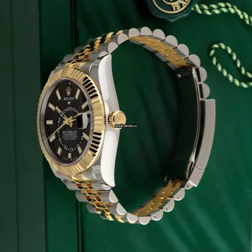 Well Made Fake Rolex Sky-dweller 326933 Automatic Movement 42mm Gold/steel Case Mens/unisex Watch - Image 3