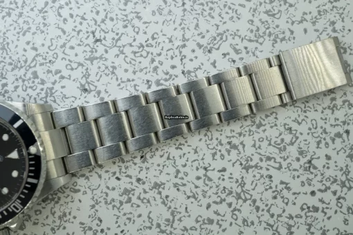 Mind-boggling Fakes Rolex Submariner Date 16610 Caliber 3135 Automatic Movement 40mm Steel Case Mens/unisex Watch - Image 9