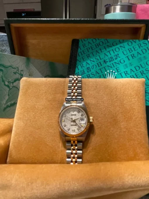 Amazing Fake Rolex Lady-datejust 279173-0010 Automatic Automatic Movement 28mm Steel Case Womens Watch - Image 4