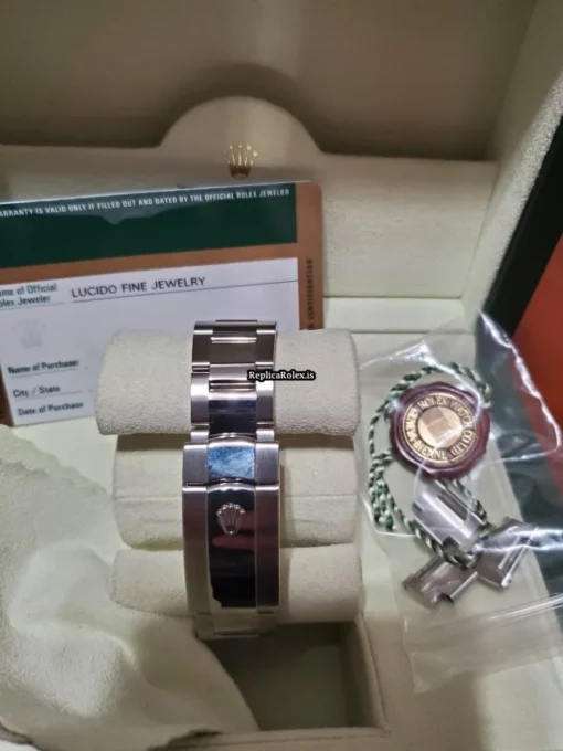 Superior Replica Rolex Milgauss 116400v Watch - Image 3