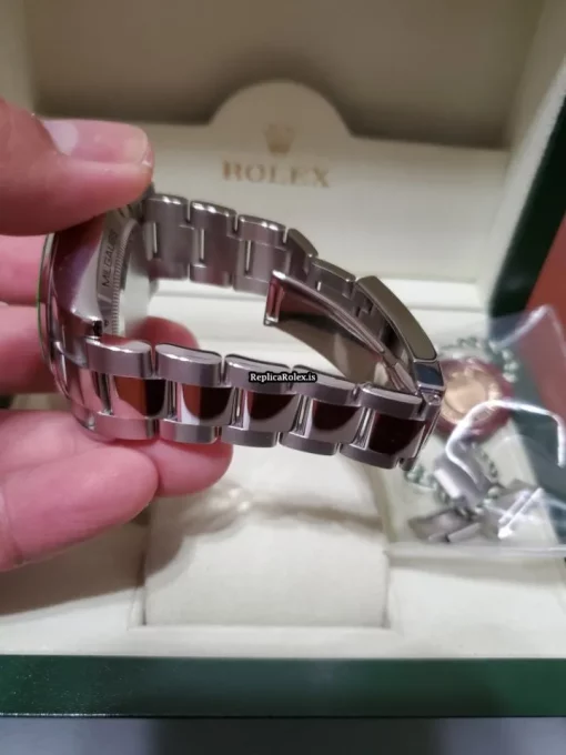 Superior Replica Rolex Milgauss 116400v Watch - Image 5