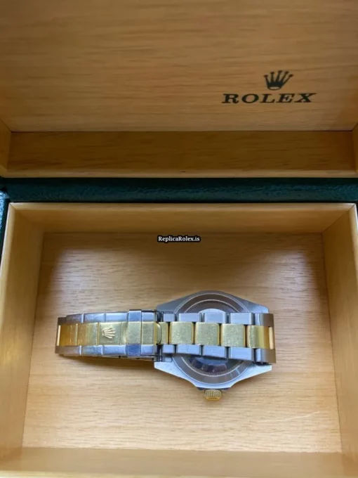 Incredible Replica Rolex Submariner Date 16613 Caliber 3135 Automatic Movement 40mm Gold/steel Case Mens/unisex Watch - Image 4
