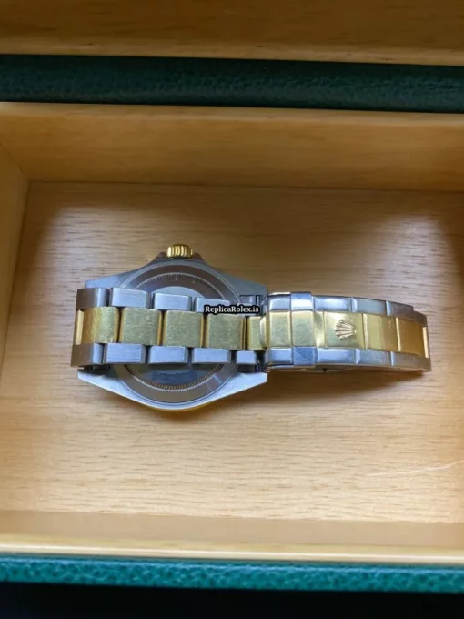 Incredible Replica Rolex Submariner Date 16613 Caliber 3135 Automatic Movement 40mm Gold/steel Case Mens/unisex Watch - Image 5