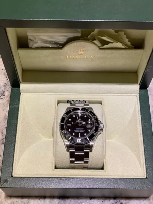 Excellent Fake Rolex Submariner Date 16610 Caliber 3135 Automatic Movement 40mm Steel Case Mens/unisex Watch