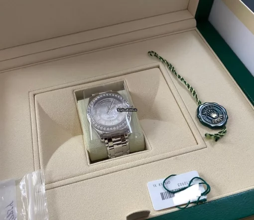 Distinctive Replica Rolex Day-date 18946-0085 39.5mm Platinum Case Mens/unisex Watch - Image 7