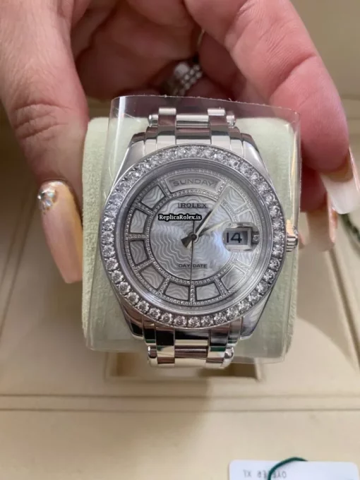 Distinctive Replica Rolex Day-date 18946-0085 39.5mm Platinum Case Mens/unisex Watch - Image 9