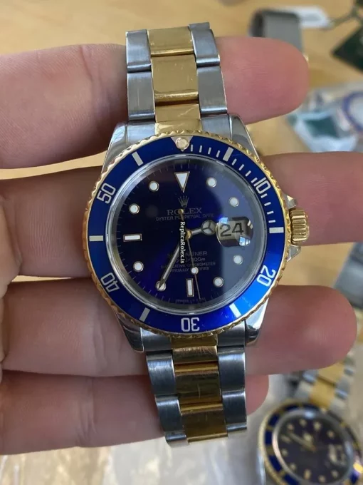 Superb Copies Rolex Submariner Date 16613 Caliber 3135 Automatic Movement 40mm Gold/steel Case Mens/unisex Watch - Image 3