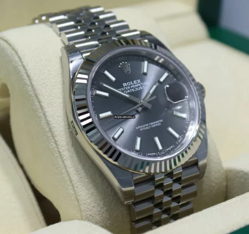 1:1 Fake Rolex Datejust 126334 Automatic Movement 41mm Steel Case Watch