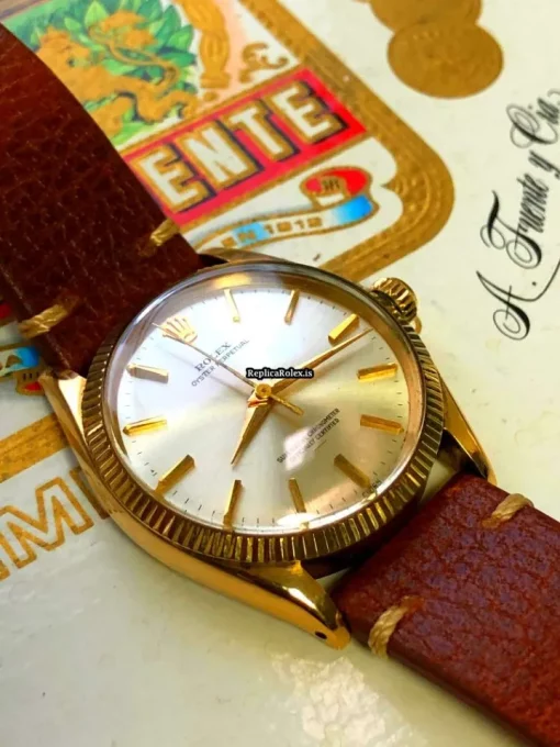 Distinctive Copy Rolex Oyster Perpetual 34 1005 Caliber 1560 Automatic Movement 34mm Yellow Gold Case Mens/unisex Watch - Image 2