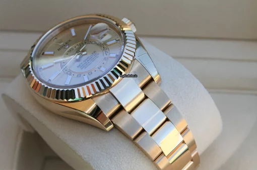 Top Fake Rolex Sky-dweller 326938 Caliber 9001 Automatic Movement 42mm Yellow Gold Case Mens/unisex Watch - Image 4