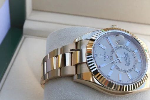 Top Fake Rolex Sky-dweller 326938 Caliber 9001 Automatic Movement 42mm Yellow Gold Case Mens/unisex Watch - Image 5