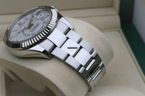 Distinctive Copies Rolex Sky-dweller 326934 Caliber 9001 Automatic Movement 42mm Steel Case Mens/unisex Watch - Image 3