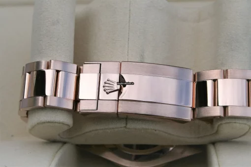 Fabulous Replica Rolex Gmt-master II 126715chnr Caliber 3285 Automatic Movement 40mm Rose Gold Case Mens/unisex Watch - Image 5