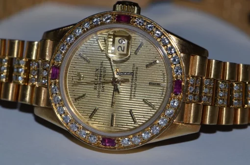 Fabulous Replica Rolex Datejust Self Winding Automatic 26mm Yellow Gold Case Womens Watch - Image 3