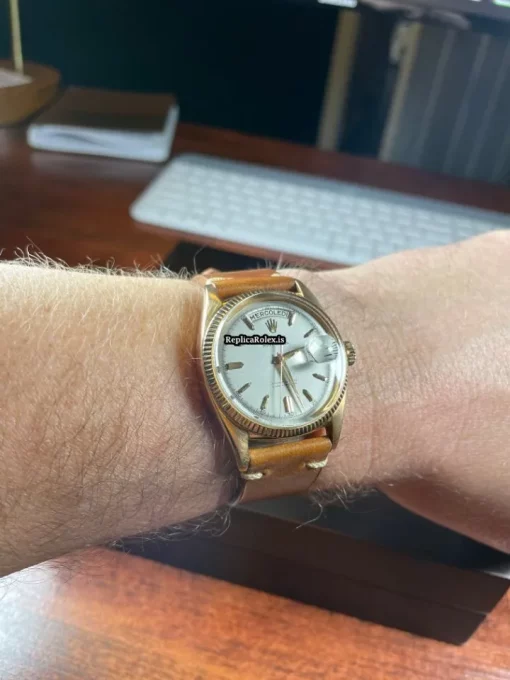 Perfect Replica Rolex Day-date 6611 Caliber 1055 Automatic Movement 36mm Rose Gold Case Mens/unisex Watch - Image 4