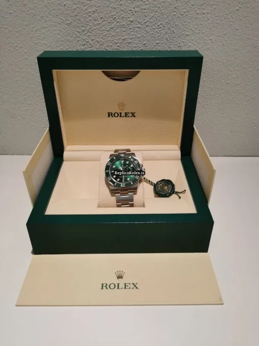 Stylish Fakes Rolex Submariner Date 116610lv Caliber 3135 Automatic Movement 40mm Steel Case Mens/unisex Watch
