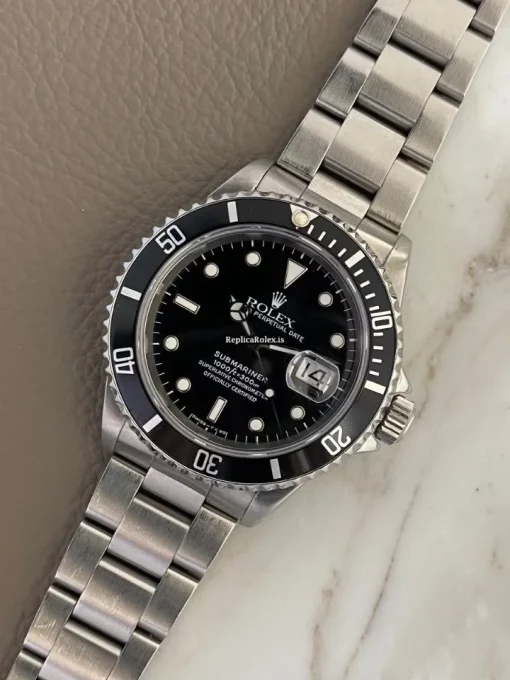 Fabulous Replica Rolex Submariner Date 16610 Caliber 3135 Automatic Movement 40mm Steel Case Mens/unisex Watch