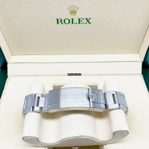 Aaa Replica Rolex Submariner Date 116610lv Caliber 3135 Automatic Movement 40mm Steel Case Mens/unisex Watch - Image 11