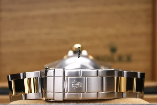 Luxury Fake Rolex Submariner Date 16613 Caliber 3135 Automatic Movement 40mm Gold/steel Case Mens/unisex Watch - Image 9