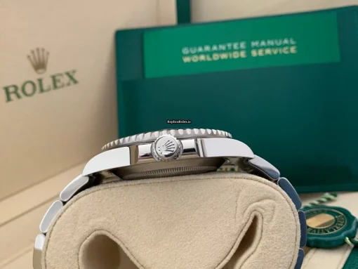 Aaa Replica Rolex Submariner Date 116610lv Caliber 3135 Automatic Movement 40mm Steel Case Mens/unisex Watch - Image 9