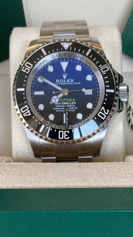 Fantastic Fakes Rolex Sea-dweller Deepsea 126660 Caliber 3235 Automatic Movement 44mm Steel Case Mens/unisex Watch