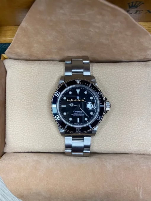 Quality Fake Rolex Submariner Date 16800 Caliber 3035 Automatic Movement 40mm Steel Case Mens/unisex Watch - Image 2