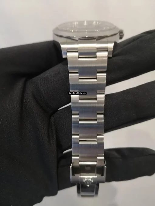 Perfect Fake Rolex Explorer 214270 Caliber 3132 Automatic Movement 39mm Steel Case Mens/unisex Watch - Image 3