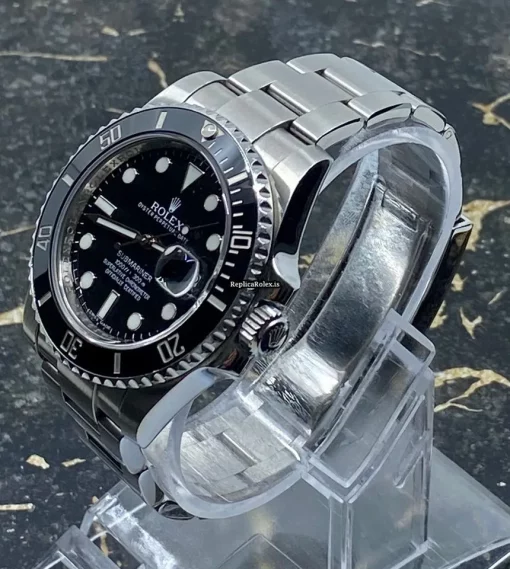 Well Made Replica Rolex Submariner Date 116610ln Caliber 3135 Automatic Movement 40mm Steel Case Mens/unisex Watch - Image 3
