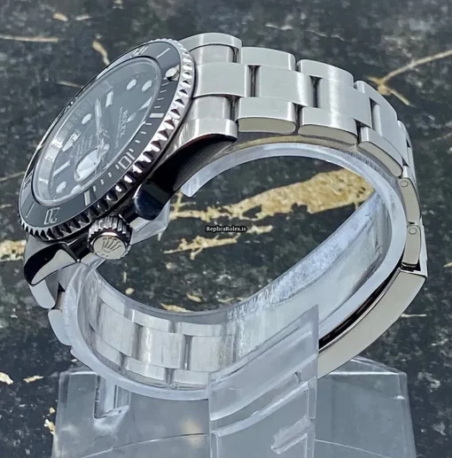 Well Made Replica Rolex Submariner Date 116610ln Caliber 3135 Automatic Movement 40mm Steel Case Mens/unisex Watch - Image 4