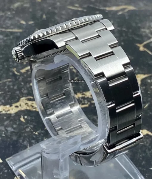 Well Made Replica Rolex Submariner Date 116610ln Caliber 3135 Automatic Movement 40mm Steel Case Mens/unisex Watch - Image 5