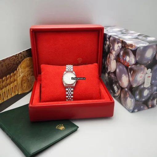 High Quality Fake Rolex Lady-datejust 69174 Caliber 2135 Automatic Movement 26mm Gold/steel Case Watch - Image 11