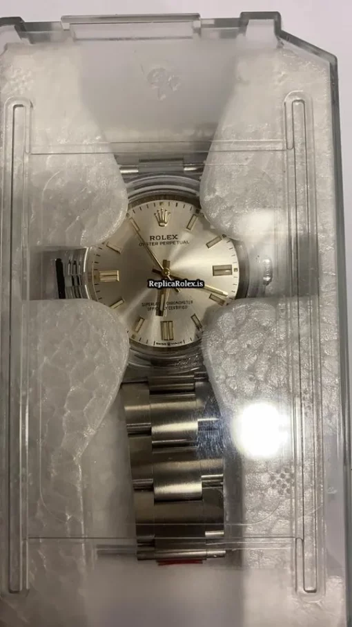Fine Replica Rolex Oyster Perpetual 36 126000 Caliber 3230 Automatic Movement 36mm Steel Case Mens/unisex Watch
