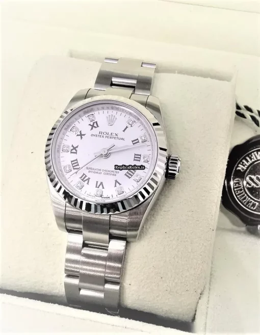Great Replica Rolex Oyster Perpetual 26 176234 Caliber 2231 Automatic Movement 26mm Gold/steel Case Womens Watch