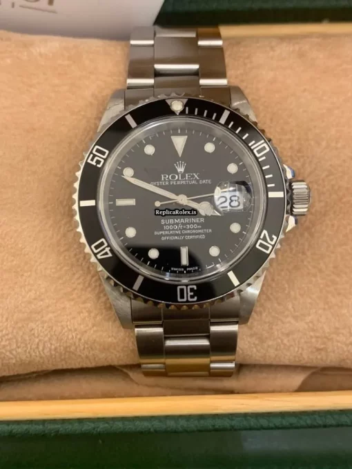 Fabulous Replica Rolex Submariner Date 16610 Caliber 3135 Automatic Movement 40mm Steel Case Mens/unisex Watch