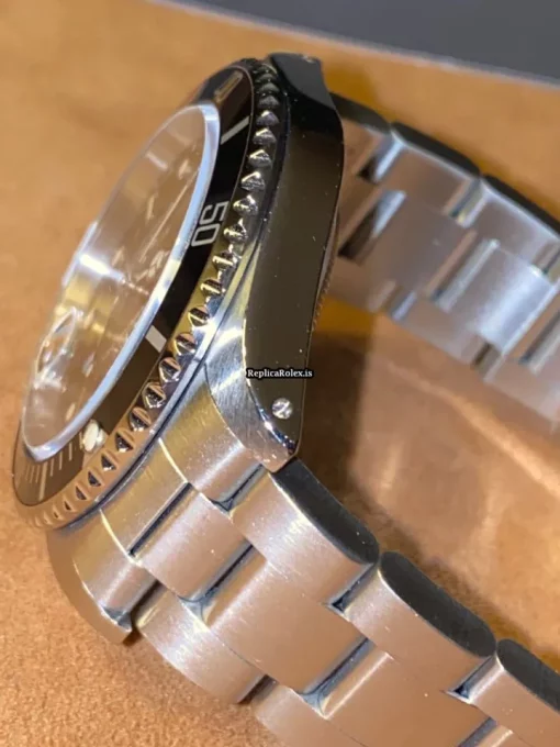 Beautiful Replica Rolex Submariner Date 16610 Caliber 3135 Automatic Movement 40mm Steel Case Mens/unisex Watch - Image 7