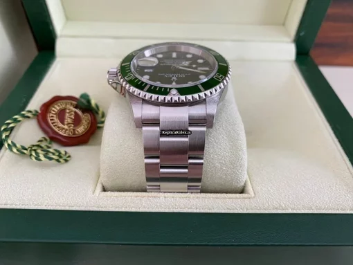 Terrific Copy Rolex Submariner Date 16610lv Caliber 3135 Automatic Movement 40mm Steel Case Mens/unisex Watch - Image 9