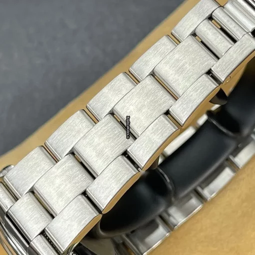 Remarkable Replica Rolex Oyster Perpetual 5552 Caliber 1520 Automatic Movement 34mm Steel Case Mens/unisex Watch - Image 8