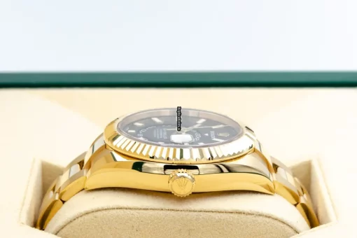 Great Replica Rolex Sky-dweller 326938 Caliber 9001 Automatic Movement 42mm Yellow Gold Case Mens/unisex Watch - Image 4