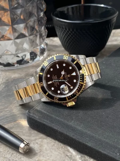 Incredible Replica Rolex Submariner Date 16613 Caliber 3135 Automatic Movement 40mm Gold/steel Case Mens/unisex Watch - Image 3