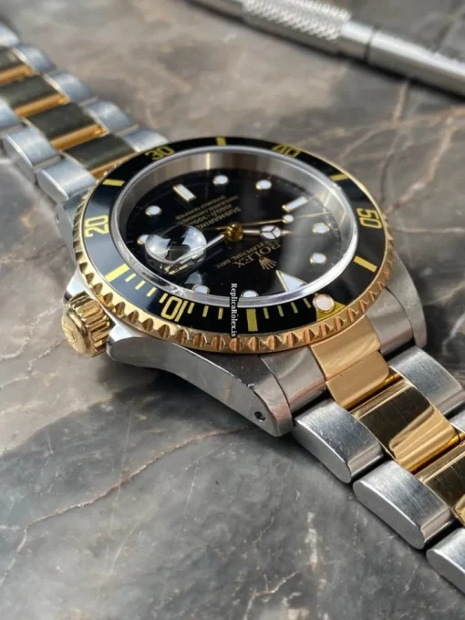 Incredible Replica Rolex Submariner Date 16613 Caliber 3135 Automatic Movement 40mm Gold/steel Case Mens/unisex Watch - Image 8