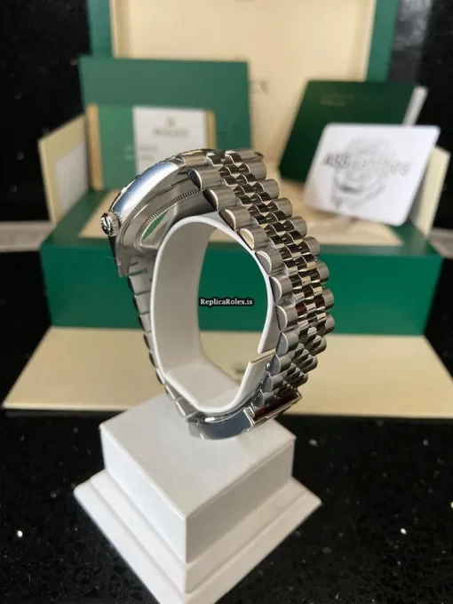 Awesome Replica Rolex Datejust II 126334-0001 Caliber 3235 Automatic Movement 41mm Steel Case Mens/unisex Watch - Image 7