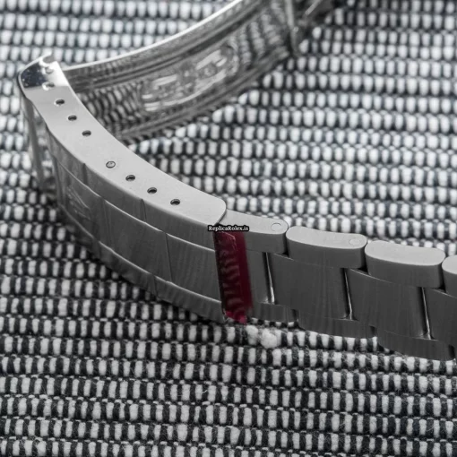 Affordable Knockoff Rolex Submariner Date 16610lv Caliber 3135 Automatic Movement 40mm Steel Case Mens/unisex Watch - Image 9