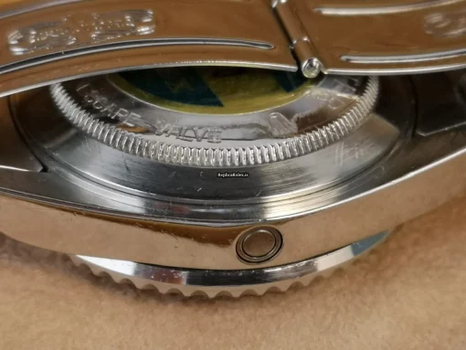 1:1 Replica Rolex Sea-dweller 16660 Caliber 3035 Automatic Movement 40mm Steel Case Mens/unisex Watch - Image 9