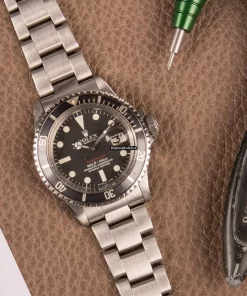 Fabulous Copy Rolex Submariner Date 1680 Caliber 1570 Automatic Movement 40mm Steel Case Mens/unisex Watch