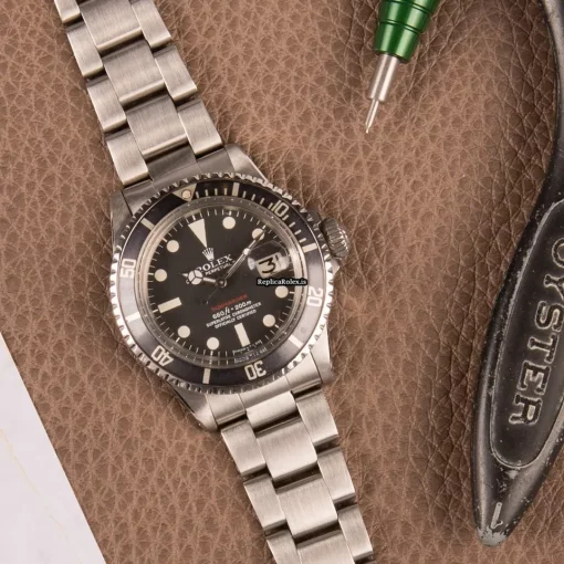 Fabulous Copy Rolex Submariner Date 1680 Caliber 1570 Automatic Movement 40mm Steel Case Mens/unisex Watch