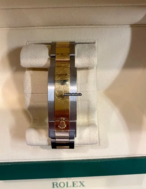 Unique Replica Rolex Submariner Date 116613lb Caliber 3135 Automatic Movement 40mm Gold/steel Case Mens/unisex Watch - Image 9