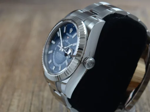 Amazing Fakes Rolex Sky-dweller 326934 Caliber 9001 Automatic Movement 42mm Steel Case Mens/unisex Watch - Image 2