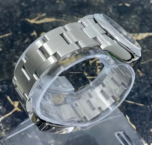 Distinctive Replica Rolex Oyster Perpetual 31 277200 Caliber 2232 Automatic Movement 31mm Steel Case Womens Watch - Image 8
