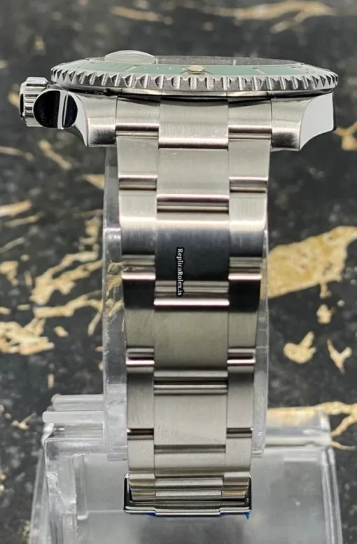 Terrific Replica Rolex Submariner Date 116610lv Caliber 3135 Automatic Movement 40mm Steel Case Mens/unisex Watch - Image 7